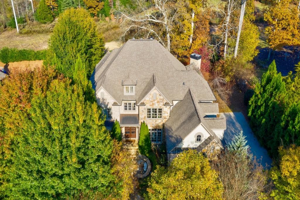 6 bedroom, 6,654 sq ft single family residence sold at 15851 Winterfield Way, Alpharetta, GA 30004