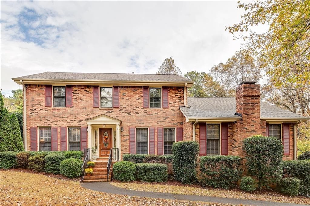 5 bedroom, 2,844 sq ft single family residence sold at 11705 Northgate Trail, Roswell, GA 30075
