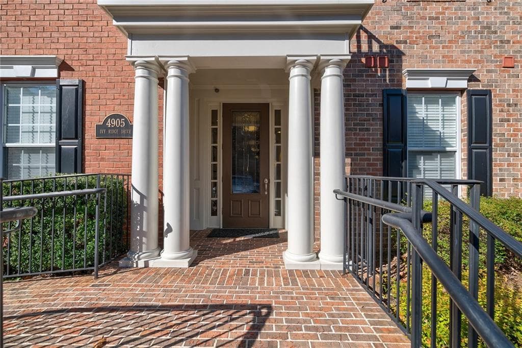 2 bedroom, 1,682 sq ft condominium sold at 4905 Ivy Ridge Drive 204, Atlanta, GA 30339
