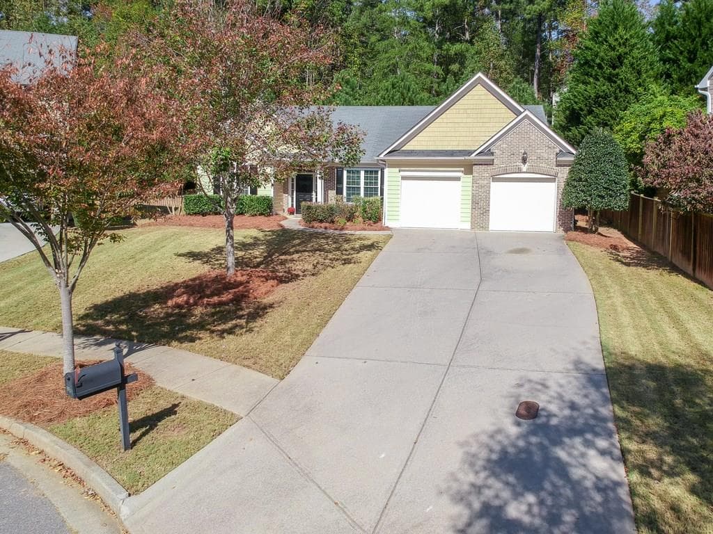 3 bedroom, 2,055 sq ft single family residence sold at 814 Whiteoak Terrace, Canton, GA 30115