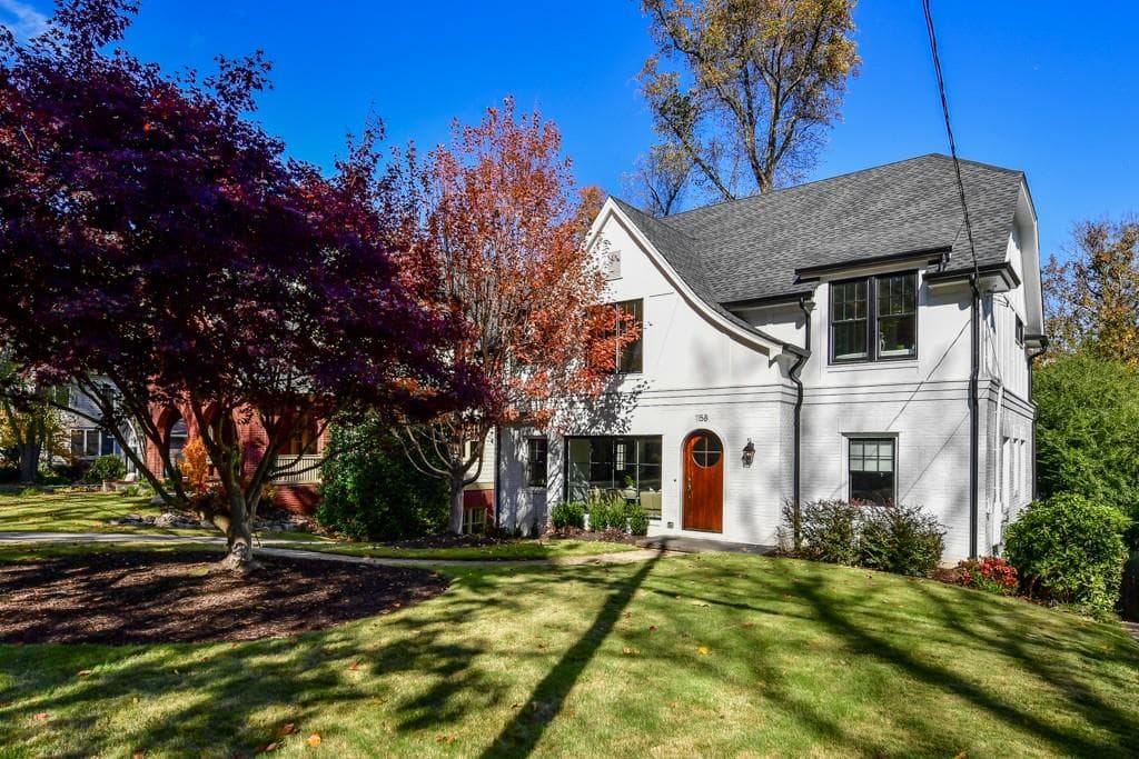 4 bedroom, 2,528 sq ft single family residence sold at 1158 Spring Valley Lane, Atlanta, GA 30306
