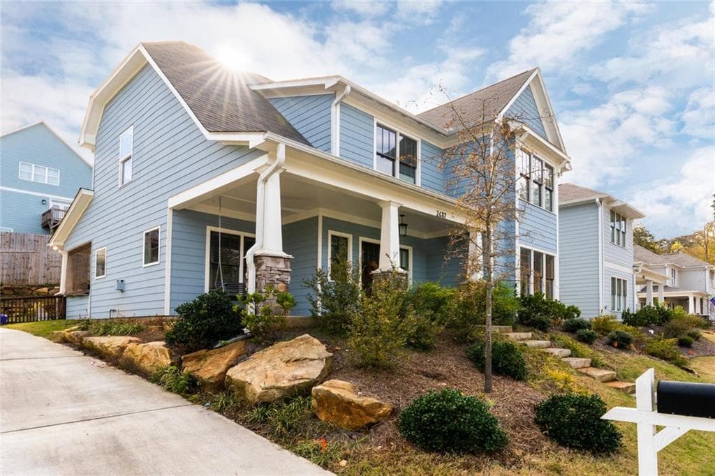 4 bedroom, 2,350 sq ft single family residence sold at 2687 Oak Leaf Place, Atlanta, GA 30316