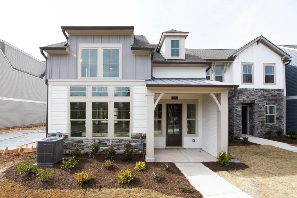 4 bedroom, 2,533 sq ft single family residence sold at 2009 Brookings Lane, Smyrna, GA 30080