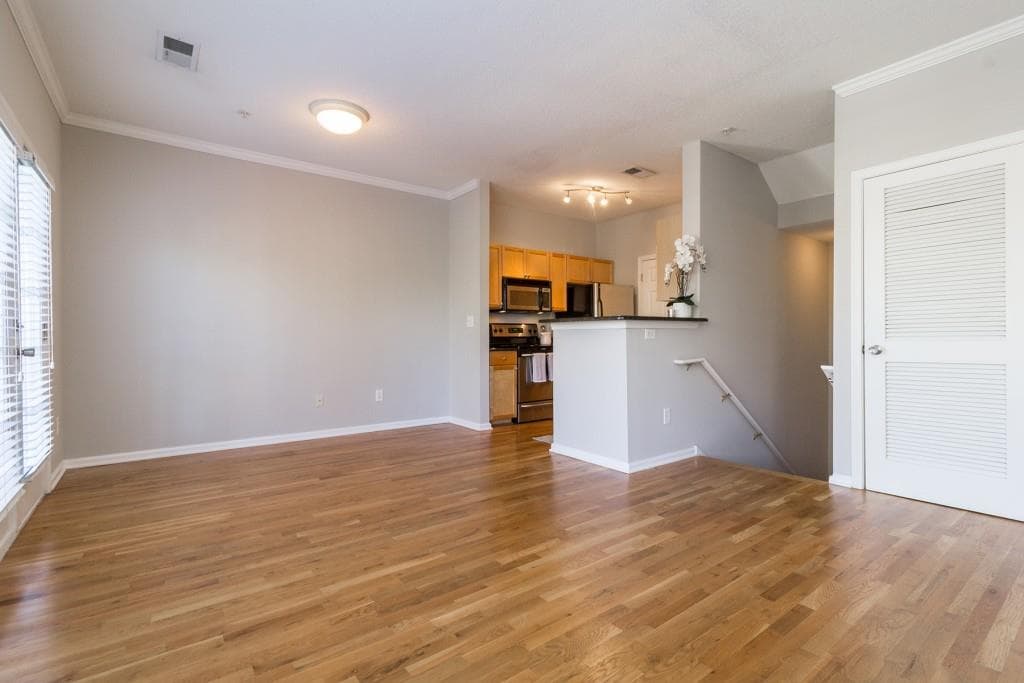 2 bedroom, 1,266 sq ft townhouse sold at 1150 Collier Road S3, Atlanta, GA 30318