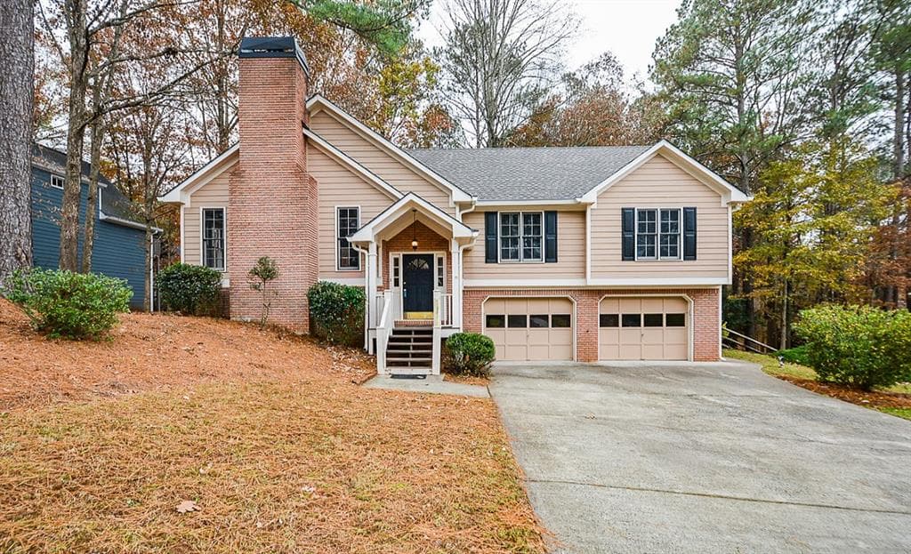 4 bedroom, 2,187 sq ft single family residence sold at 913 Fernwood Road, Woodstock, GA 30189