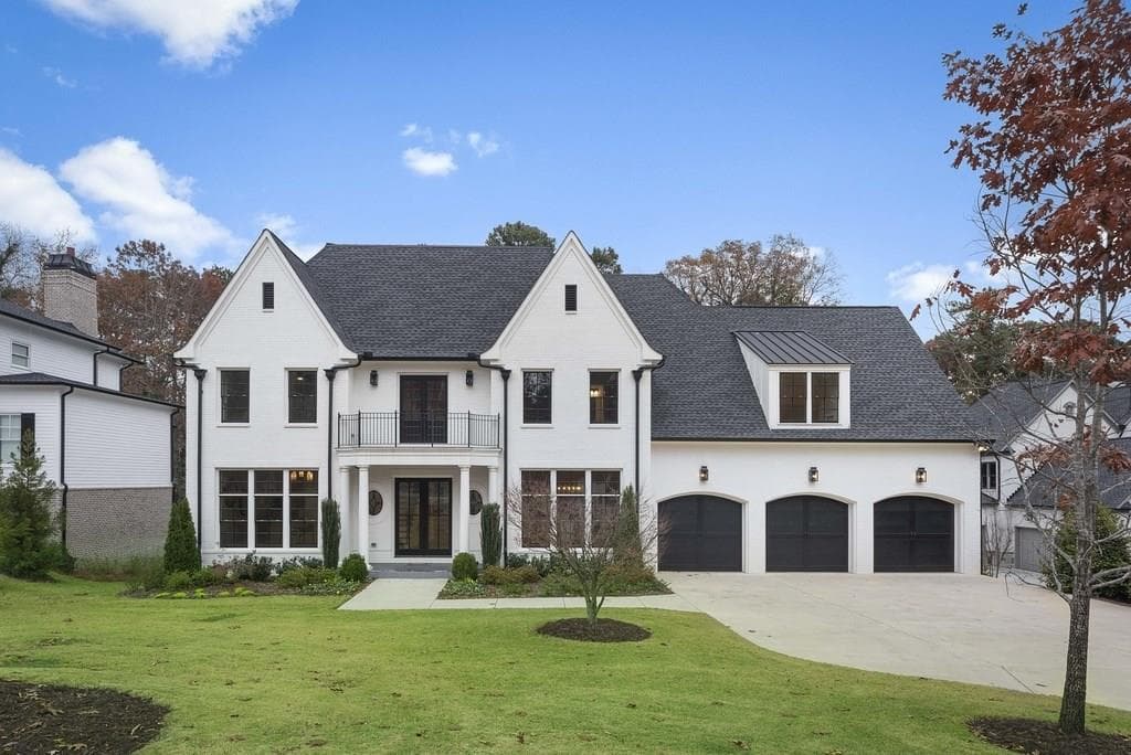 4 bedroom, 5,378 sq ft single family residence sold at 4007 Whittington Drive, Atlanta, GA 30342