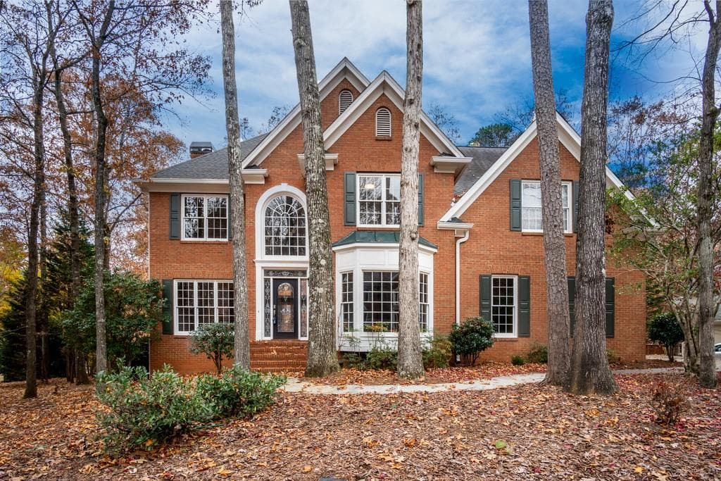 4 bedroom, 4,449 sq ft single family residence sold at 4200 Courageous Wake, Alpharetta, GA 30005