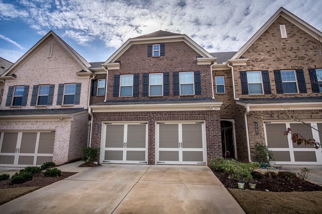 1135 Hampton Oaks Drive, Alpharetta, GA 30004 — most recent listing photo