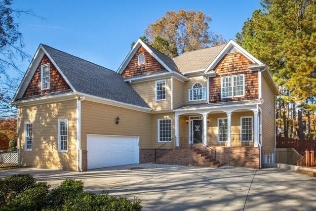 5 bedroom, 3,095 sq ft single family residence sold at 4451 Derby Lane, Smyrna, GA 30082