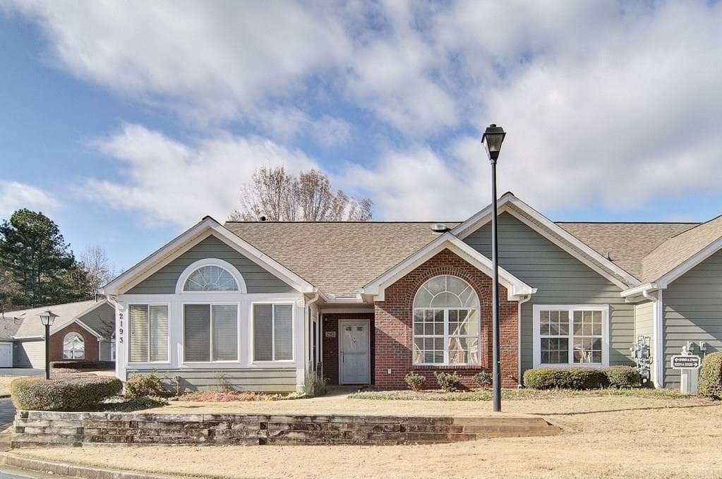 2193 CAREFREE Circle 12, Marietta, GA 30062 — most recent listing photo