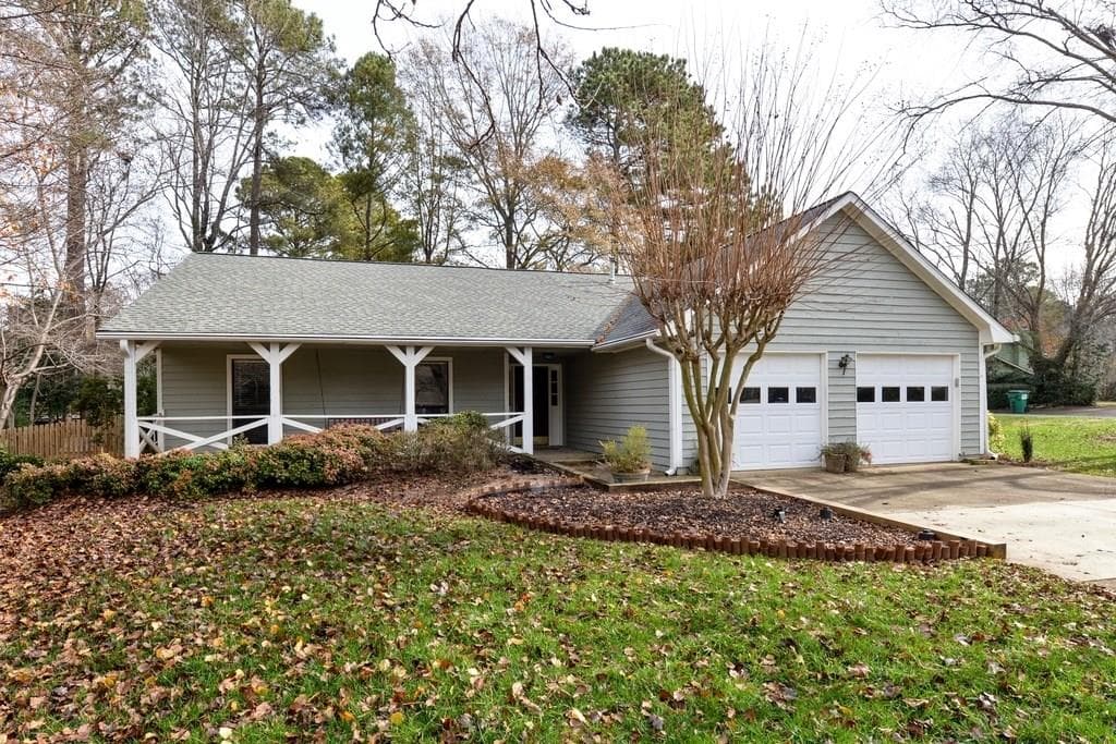 3 bedroom, 1,844 sq ft single family residence sold at 705 Babbling Creek Place, Johns Creek, GA 30022