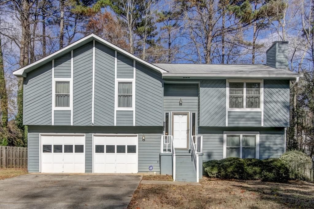 3 bedroom, 1,840 sq ft single family residence sold at 720 Lake Forest Pass, Roswell, GA 30076