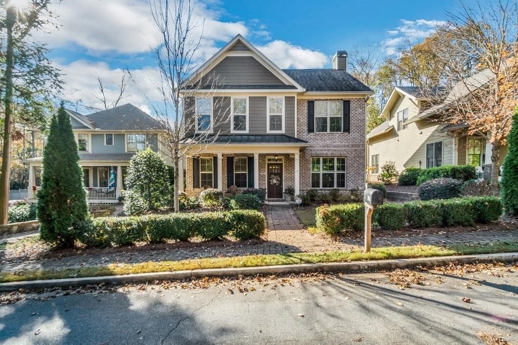 4 bedroom, 3,024 sq ft single family residence sold at 2884 Bernard Way, Smyrna, GA 30080