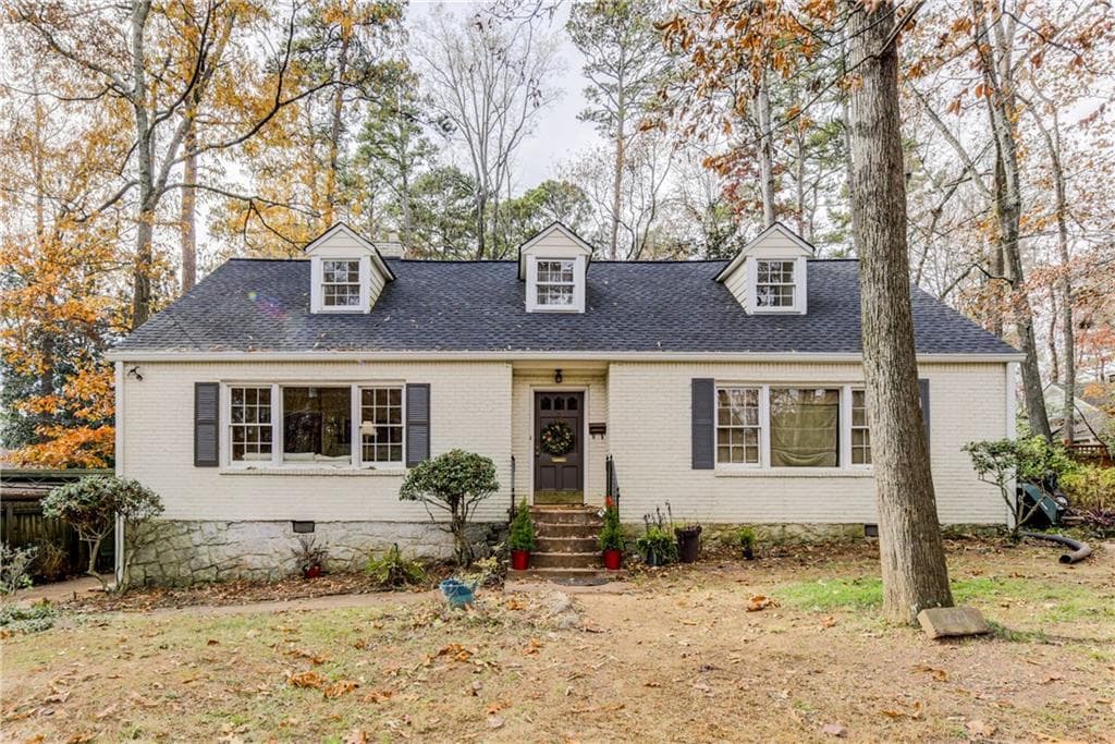 4 bedroom, 1,996 sq ft single family residence sold at 1221 Oldfield Road, Decatur, GA 30030