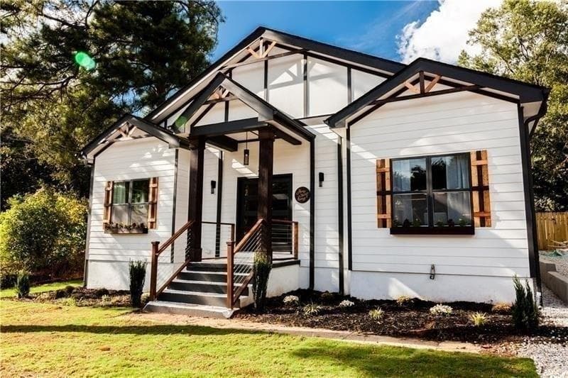 4 bedroom, 2,590 sq ft single family residence sold at 2936 Glenwood Avenue, Atlanta, GA 30317