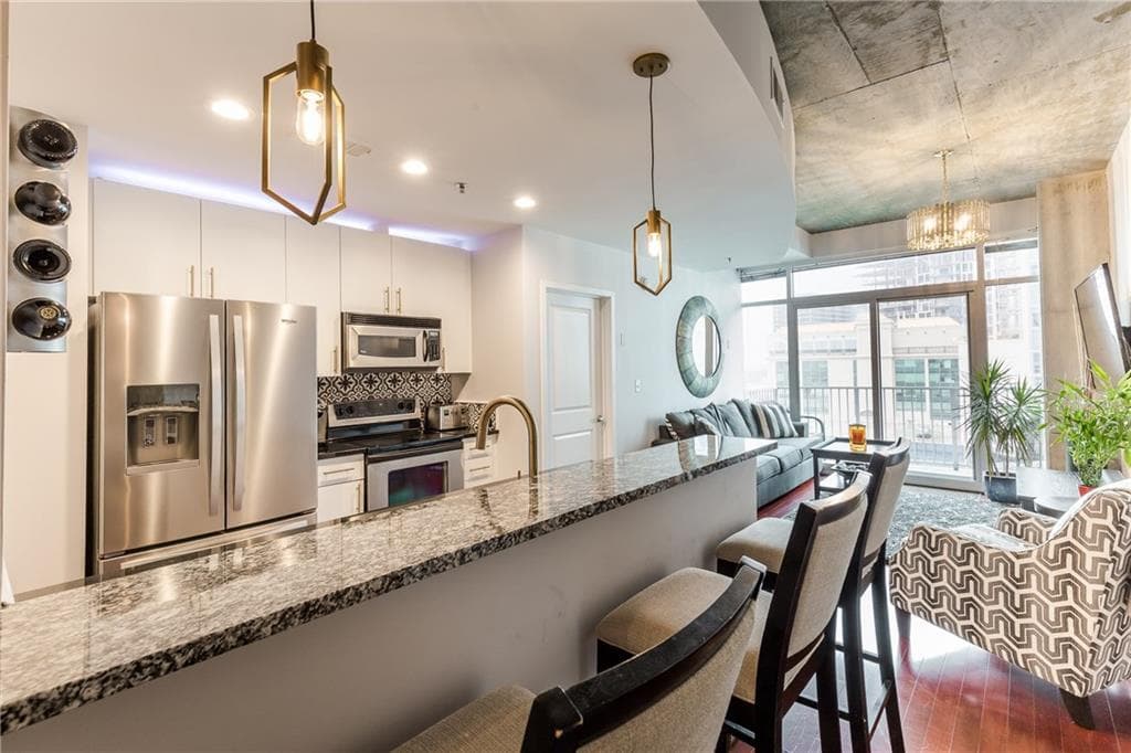 1 bedroom, 771 sq ft condominium sold at 250 Pharr Road 906, Atlanta, GA 30305