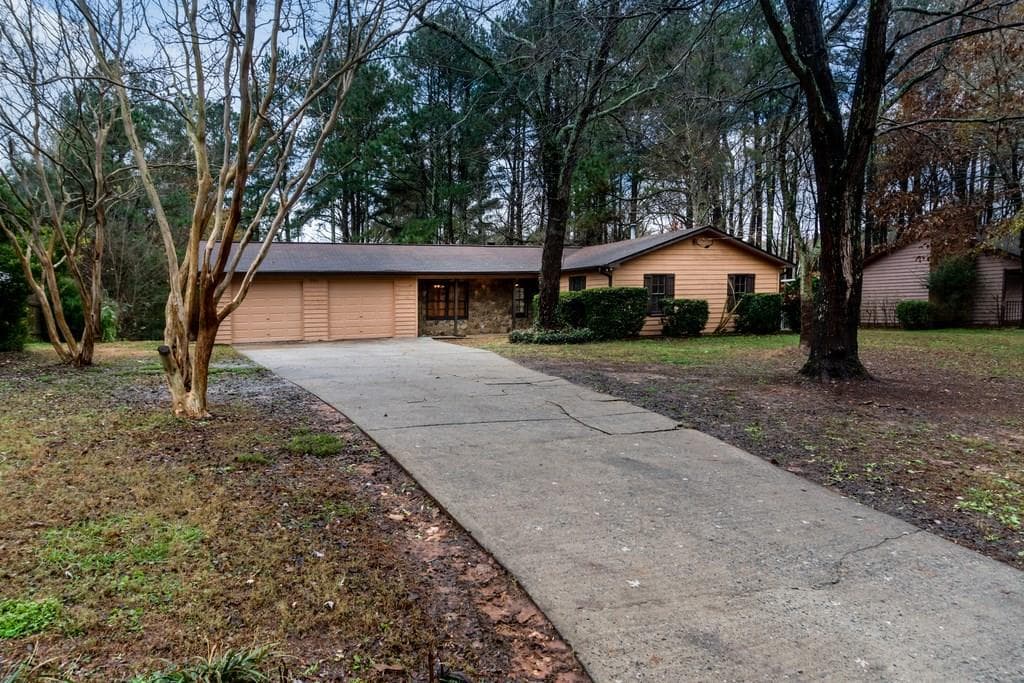 3 bedroom, 1,320 sq ft single family residence sold at 2563 Valley Hill Drive, Acworth, GA 30102