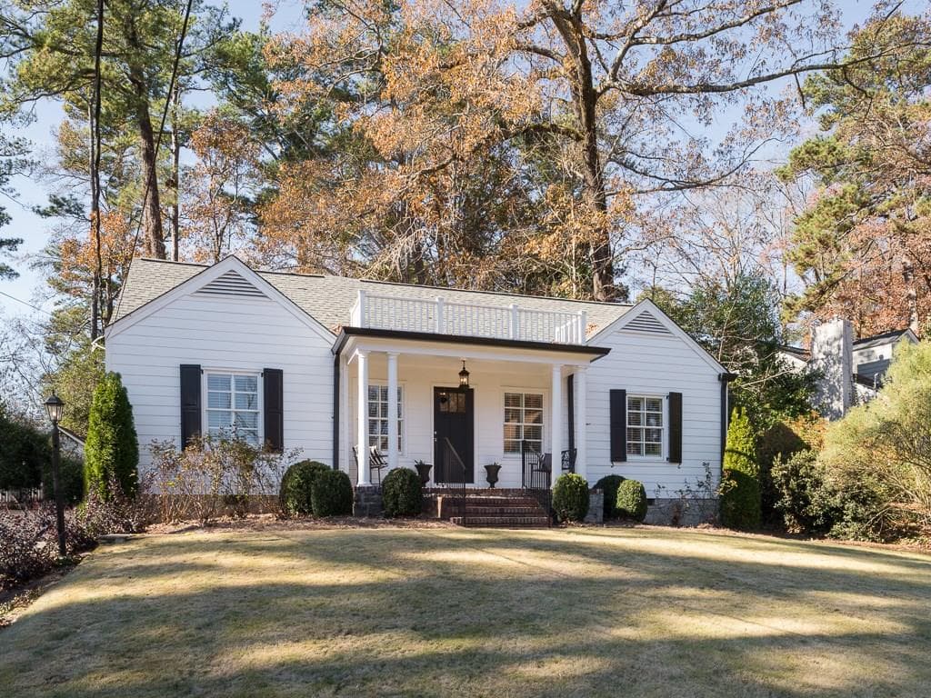 3 bedroom, 2,208 sq ft single family residence sold at 4006 N Stratford Road, Atlanta, GA 30342