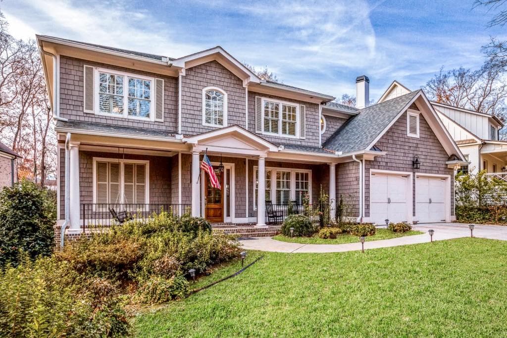 6 bedroom, 3,704 sq ft single family residence sold at 1419 Bates Court, Brookhaven, GA 30319