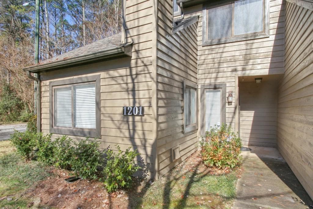 2 bedroom, 1,509 sq ft condominium sold at 1201 Cedar Chase Drive, Atlanta, GA 30324