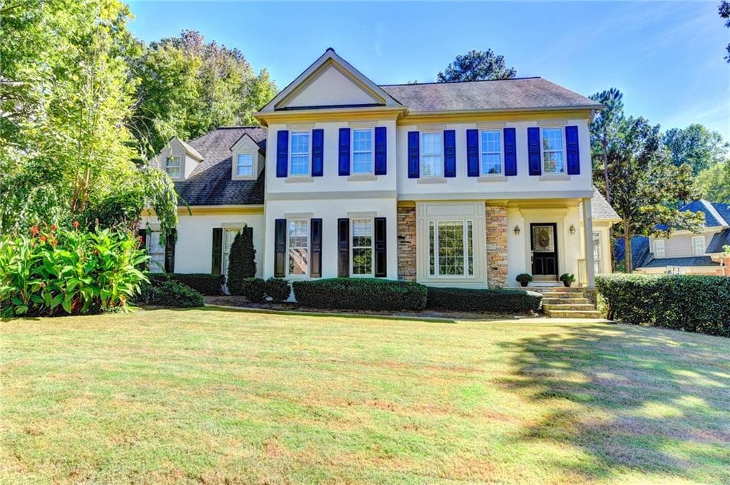 5 bedroom, 5,250 sq ft single family residence sold at 9495 Nesbit Lakes Drive, Alpharetta, GA 30022