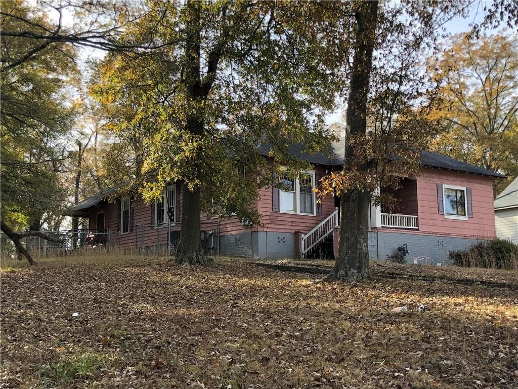 4 bedroom, 2,292 sq ft single family residence sold at 862 Hollywood Road, Atlanta, GA 30318
