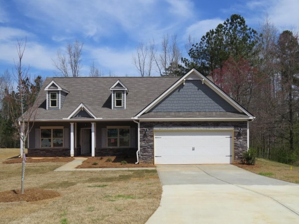 3 bedroom, 1,800 sq ft single family residence sold at 7475 Sydnee Court, Douglasville, GA 30134