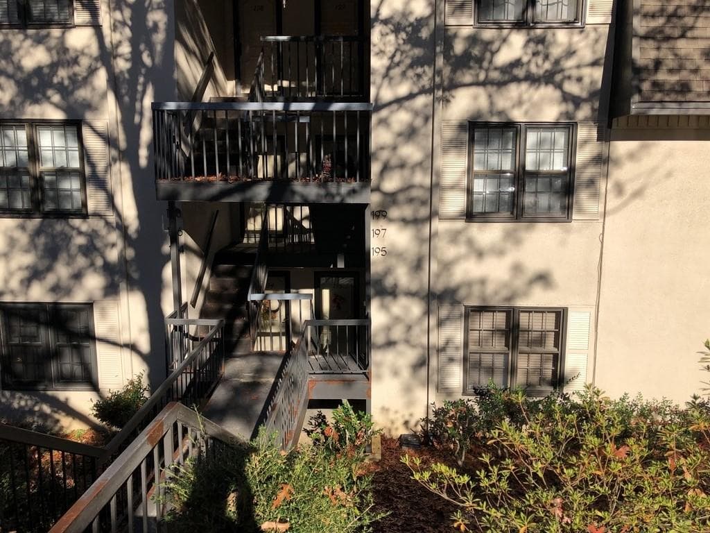2 bedroom, 1,273 sq ft condominium sold at 199 Triumph Drive, Atlanta, GA 30327