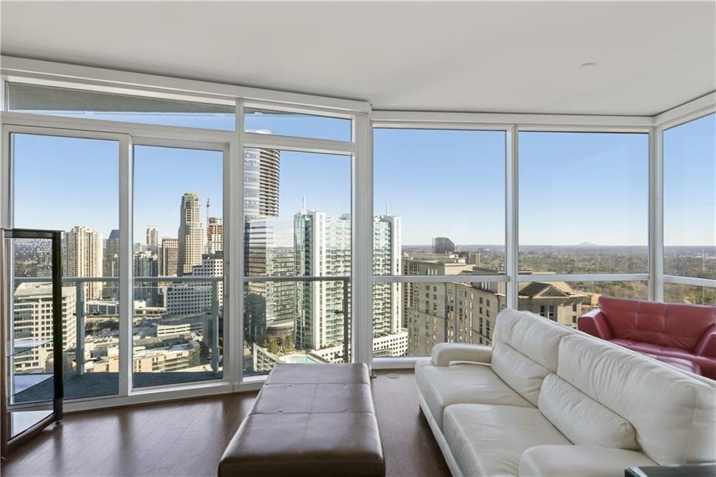 1 bedroom, 930 sq ft condominium sold at 3325 Piedmont Road 2606, Atlanta, GA 30305