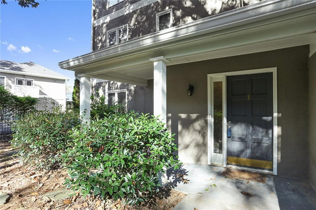 1 Saint Claire Lane, Atlanta, GA 30324 — most recent listing photo