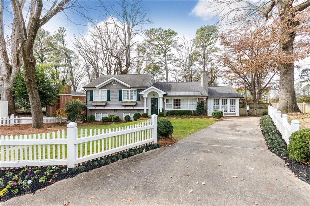 3 bedroom, 2,485 sq ft single family residence sold at 1072 Northcliffe Drive, Atlanta, GA 30318