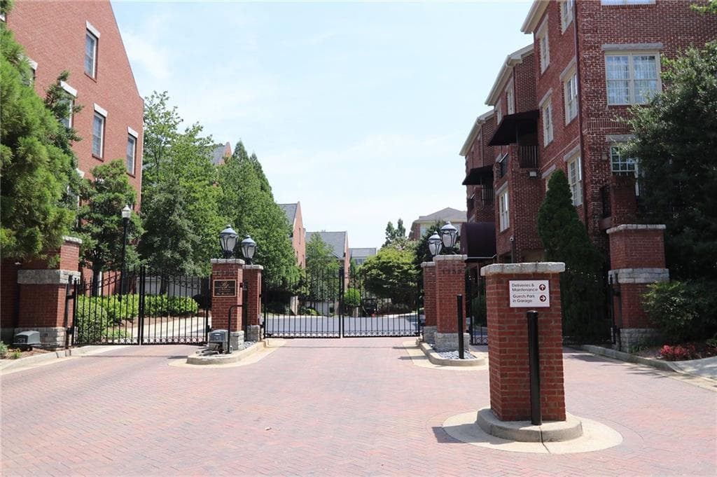 1 bedroom, 1,328 sq ft condominium sold at 1735 Peachtree Street 517, Atlanta, GA 30309