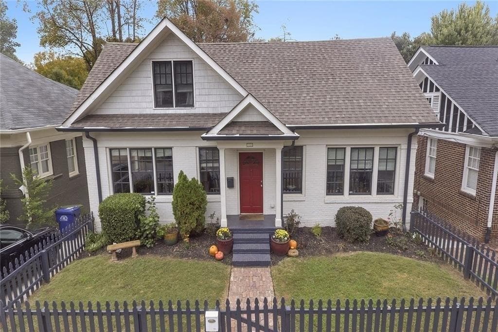 5 bedroom, 3,566 sq ft single family residence sold at 1132 Saint Louis Place, Atlanta, GA 30306