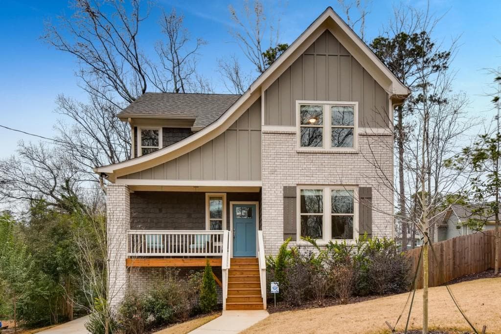 5 bedroom, 3,348 sq ft single family residence sold at 1316 Lochland Road, Atlanta, GA 30316