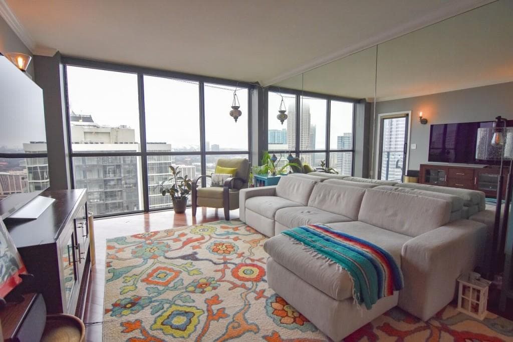 2 bedroom, 1,028 sq ft condominium sold at 1280 W Peachtree Street 3509, Atlanta, GA 30309