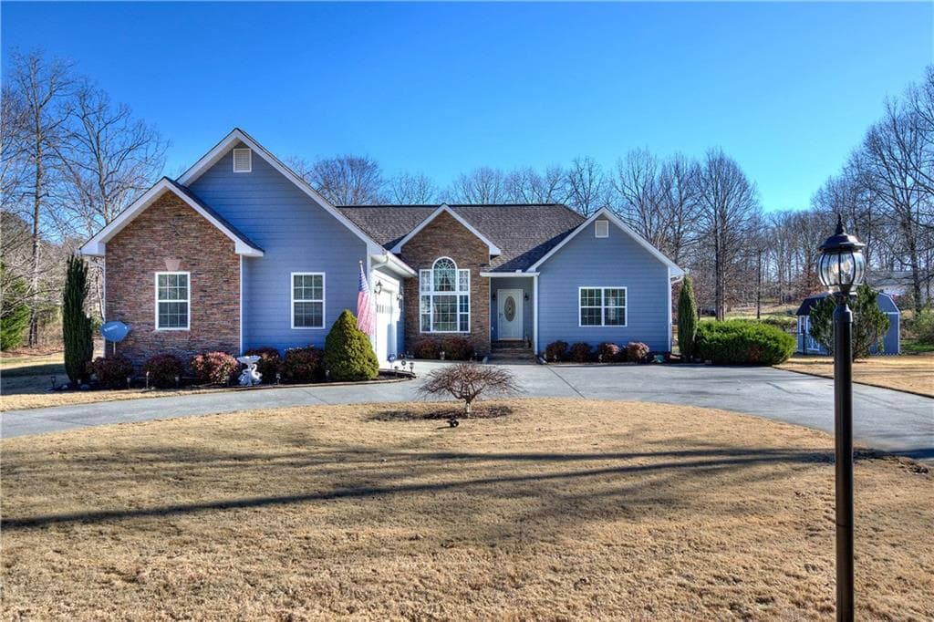 3 bedroom, 1,730 sq ft single family residence sold at 116 Savannah Street, Calhoun, GA 30701