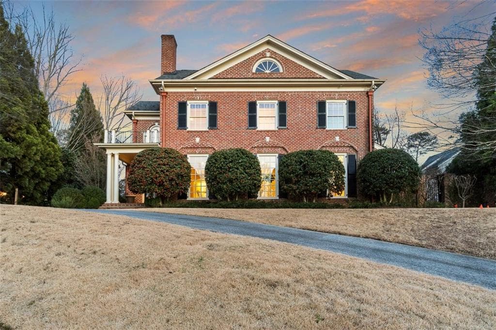 5 bedroom, 6,546 sq ft single family residence sold at 2651 Old Wesley Place, Atlanta, GA 30327