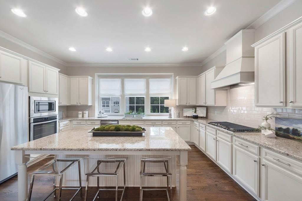 3 bedroom, 2,524 sq ft townhouse sold at 2506 Skyland Drive 17, Brookhaven, GA 30319