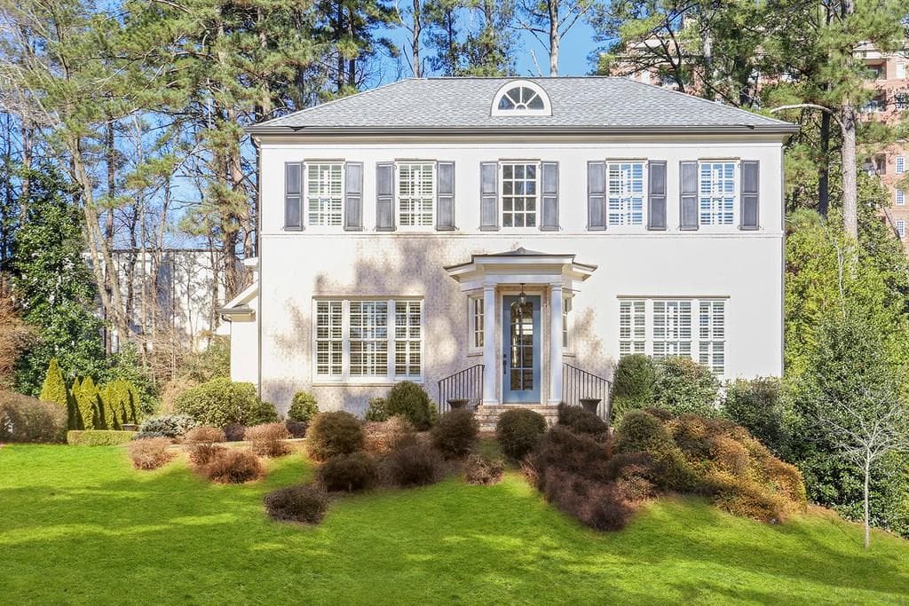 5 bedroom, 5,904 sq ft single family residence sold at 950 Eulalia Road, Atlanta, GA 30319
