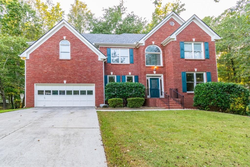 4 bedroom, 2,763 sq ft single family residence sold at 2030 Blackhawk Trail, Lawrenceville, GA 30043