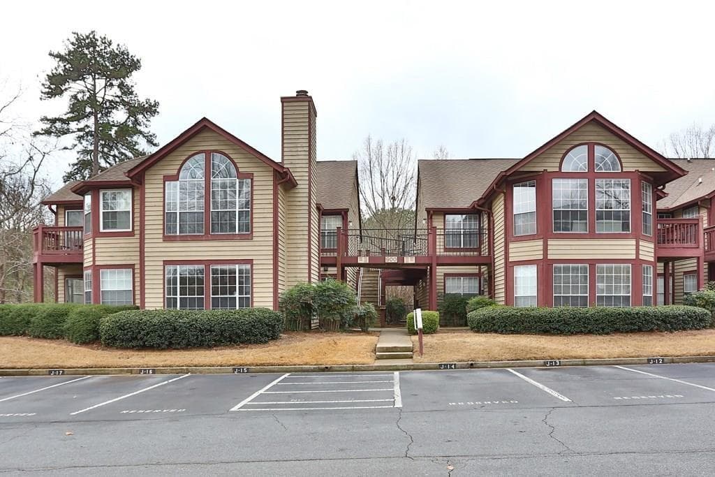 3 bedroom, 950 sq ft condominium sold at 919 Wentworth Court, Alpharetta, GA 30022