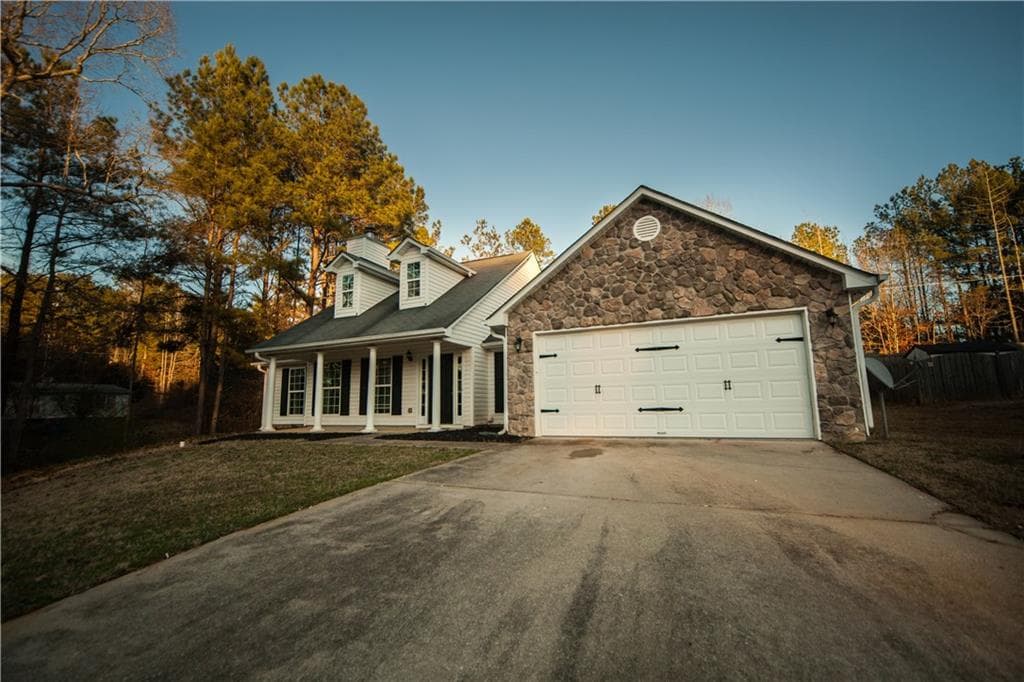 3 bedroom, 1,489 sq ft single family residence sold at 131 Paces Overlook Trace, Dallas, GA 30157