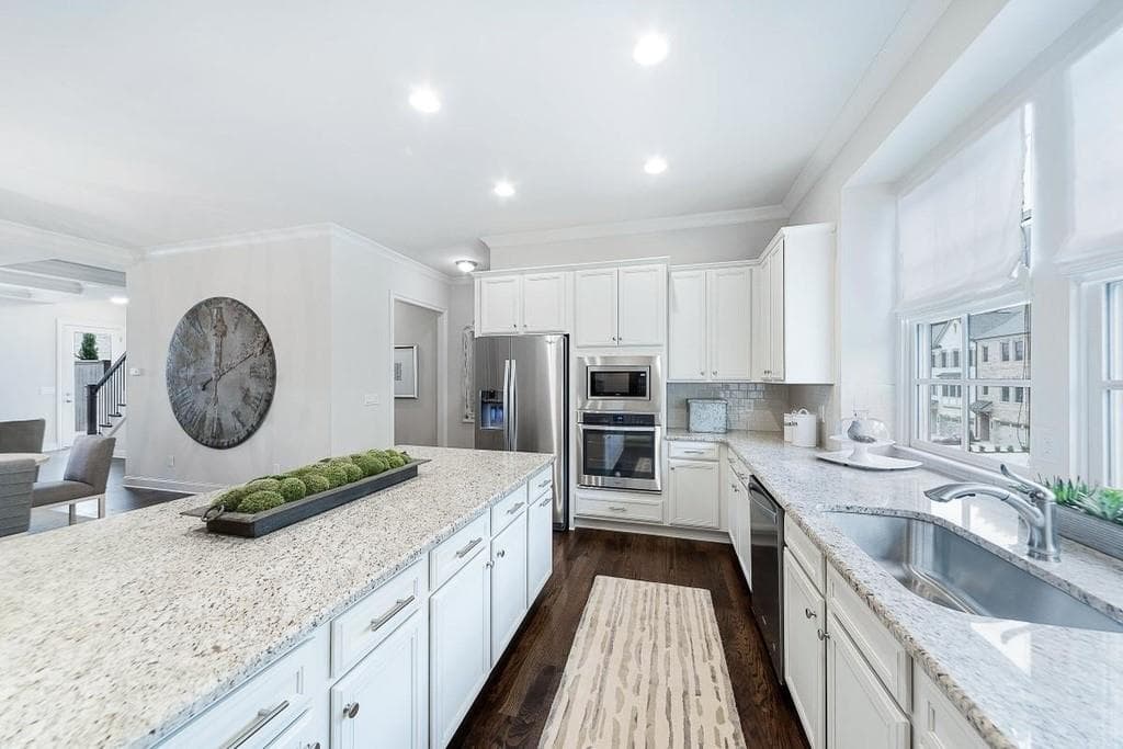4 bedroom, 2,524 sq ft townhouse sold at 2480 Skyland Drive 27, Brookhaven, GA 30319