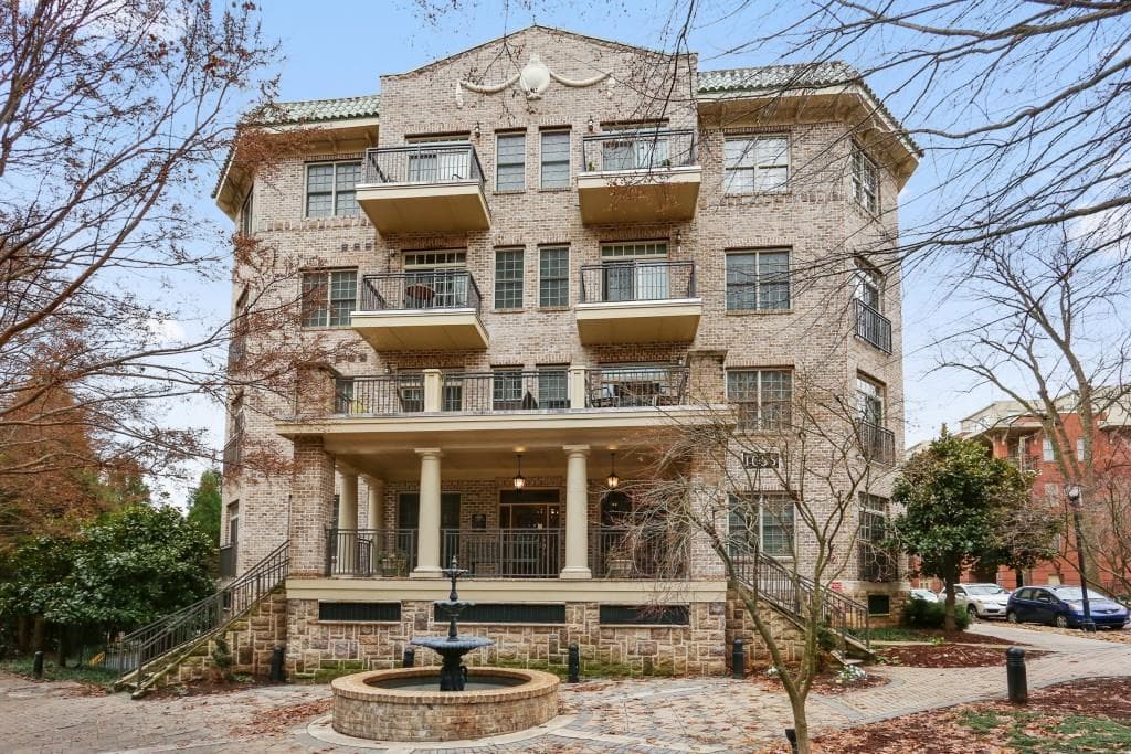 1 bedroom, 734 sq ft condominium sold at 1055 Piedmont Avenue 313, Atlanta, GA 30309