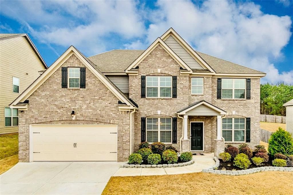 5 bedroom, 3,827 sq ft single family residence sold at 565 Georgia Circle, Loganville, GA 30052