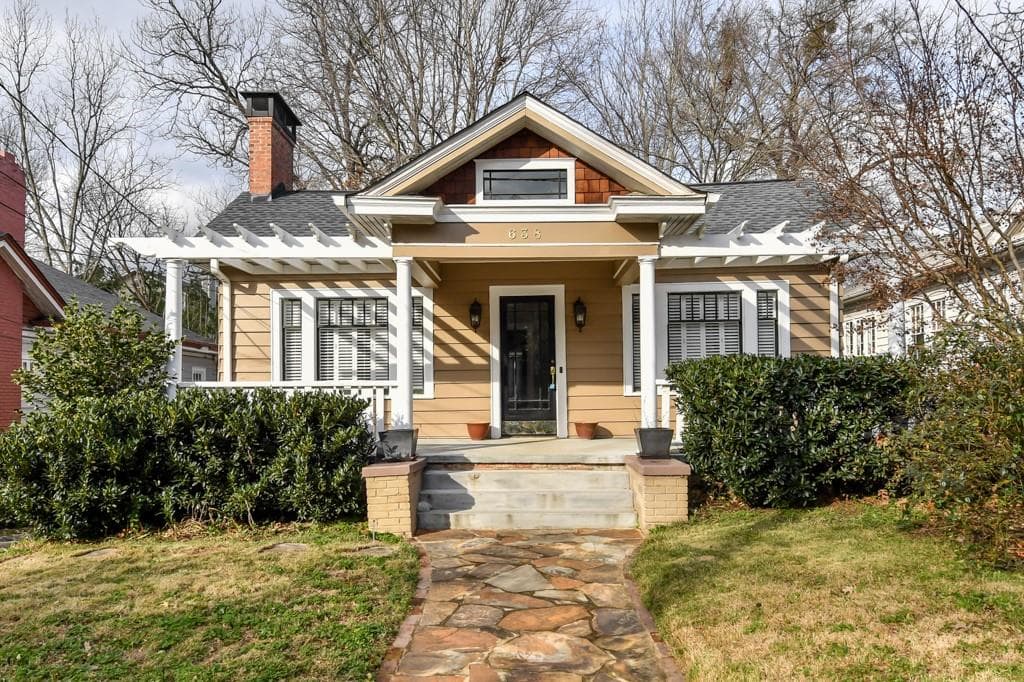 4 bedroom, 2,144 sq ft single family residence sold at 638 Cooledge Avenue, Atlanta, GA 30306
