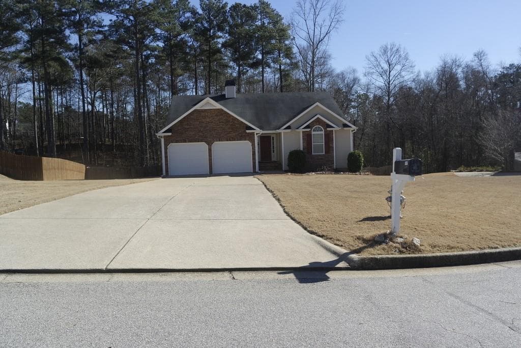3 bedroom, 1,760 sq ft single family residence sold at 141 Brookridge Court, Douglasville, GA 30134