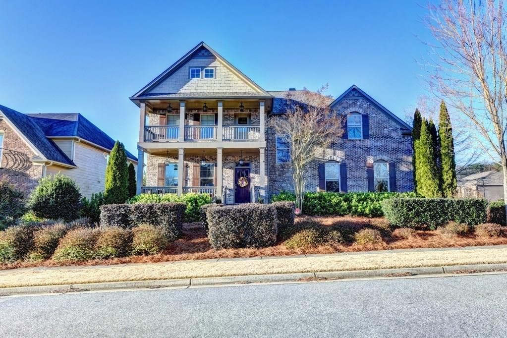 4 bedroom, 3,863 sq ft single family residence sold at 2294 LAKE COVE Court, Buford, GA 30519