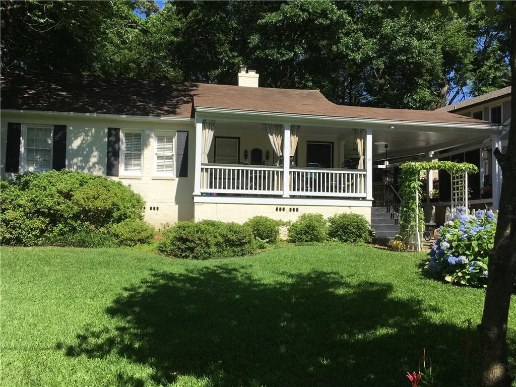 3 bedroom, 1,366 sq ft single family residence sold at 1651 Geary Drive, Atlanta, GA 30309