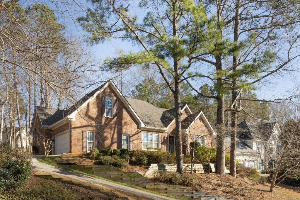 5 bedroom, 4,286 sq ft single family residence sold at 1310 FALLSBROOK Terrace, Acworth, GA 30101